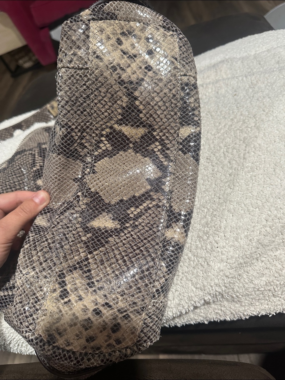 Python-Print Shoulder Hobo Bag. - Picture 3 of 7